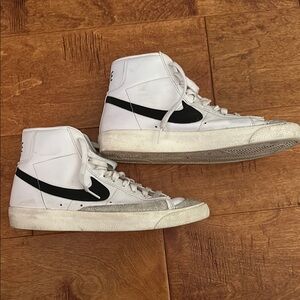 Nike Blazers Men’s size 9